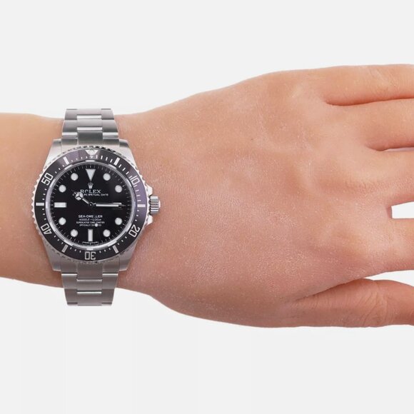 MINT Seadweller Rolex Black 40mm Watch New With Box - Picture 7 of 7